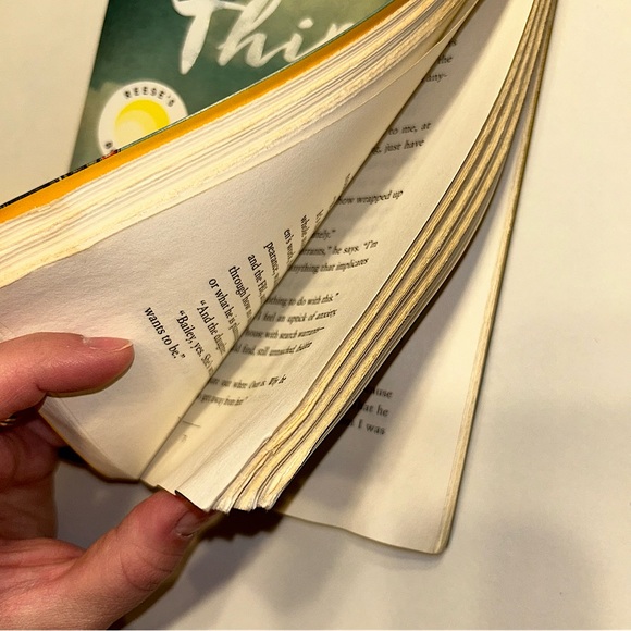 THE LAST THING HE TOLD ME by Laura Dave 📚 Reese’s Book Club Paperback Book - Picture 8 of 10